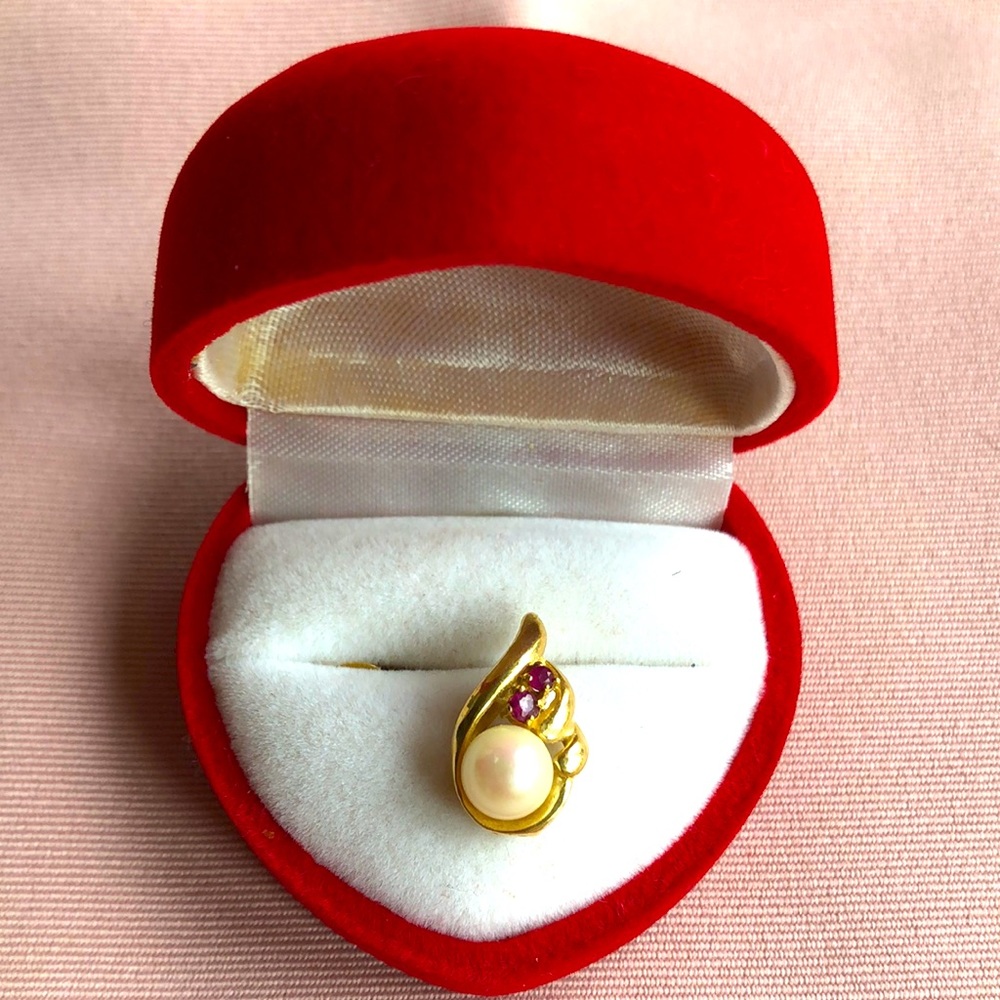 Real pearl and ruby 14k gold pendant.
